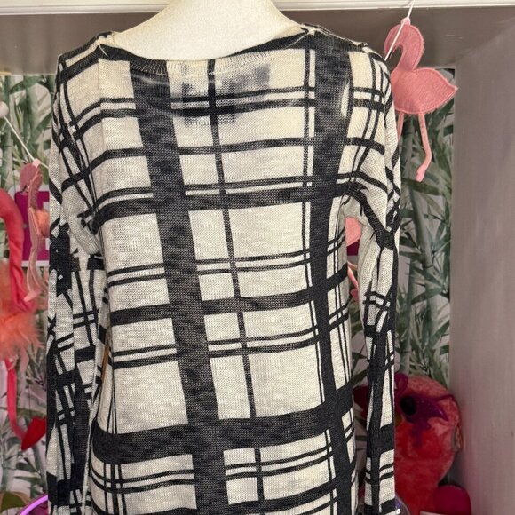 Disney Boutique Women's Top Mickey Mouse Long-sleeve Red White &Black - Picture 3 of 3